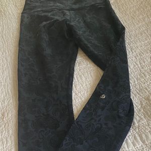 Lululemon wonderunders blue and black